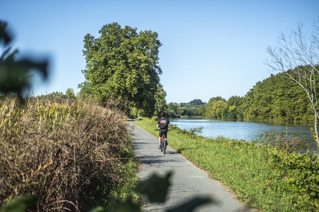 chemin de halage à Bayonne, une superbe balade à vélo le long de l'Adour