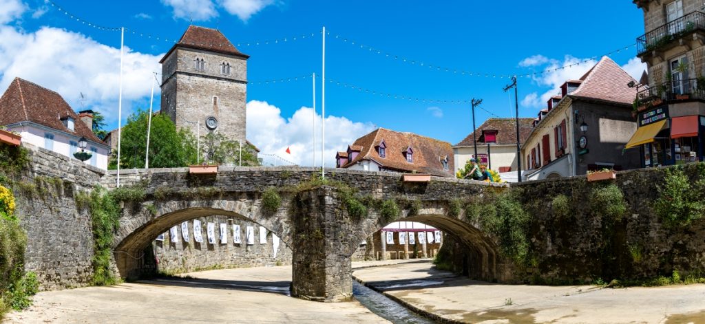 la vélosud, ex V81, passe par salies-de-béarn, dans le 64