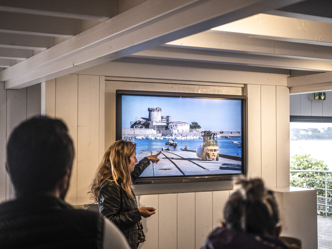visite d'Egiategie à Ciboure, site de vinification sous-marine.