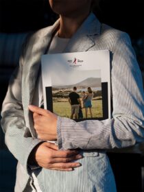 couverture du dossier de presse des Nouveautés en Pays basque pour 2025 - document réalisé par l'adt64, agence départementale du tourisme 64